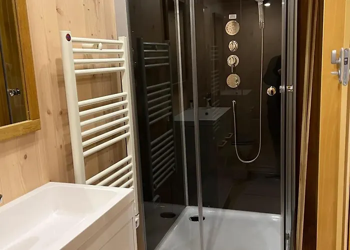 Chalé Avec Jacuzzi Privatif Nature & Romantique Saint-Gilles-de-Cretot