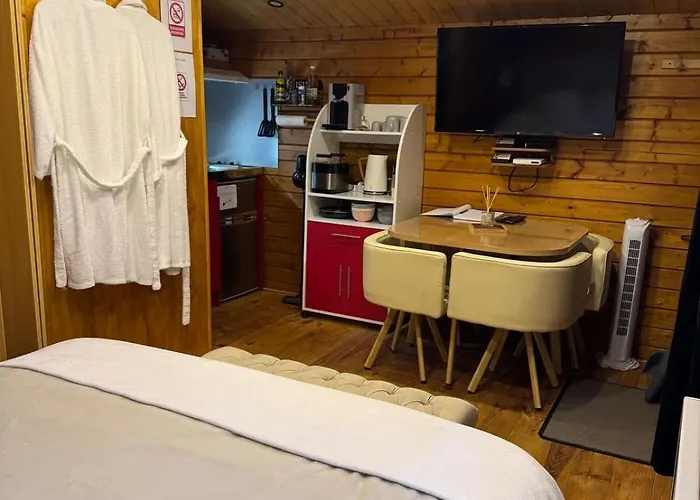 Chalé Avec Jacuzzi Privatif Nature & Romantique *